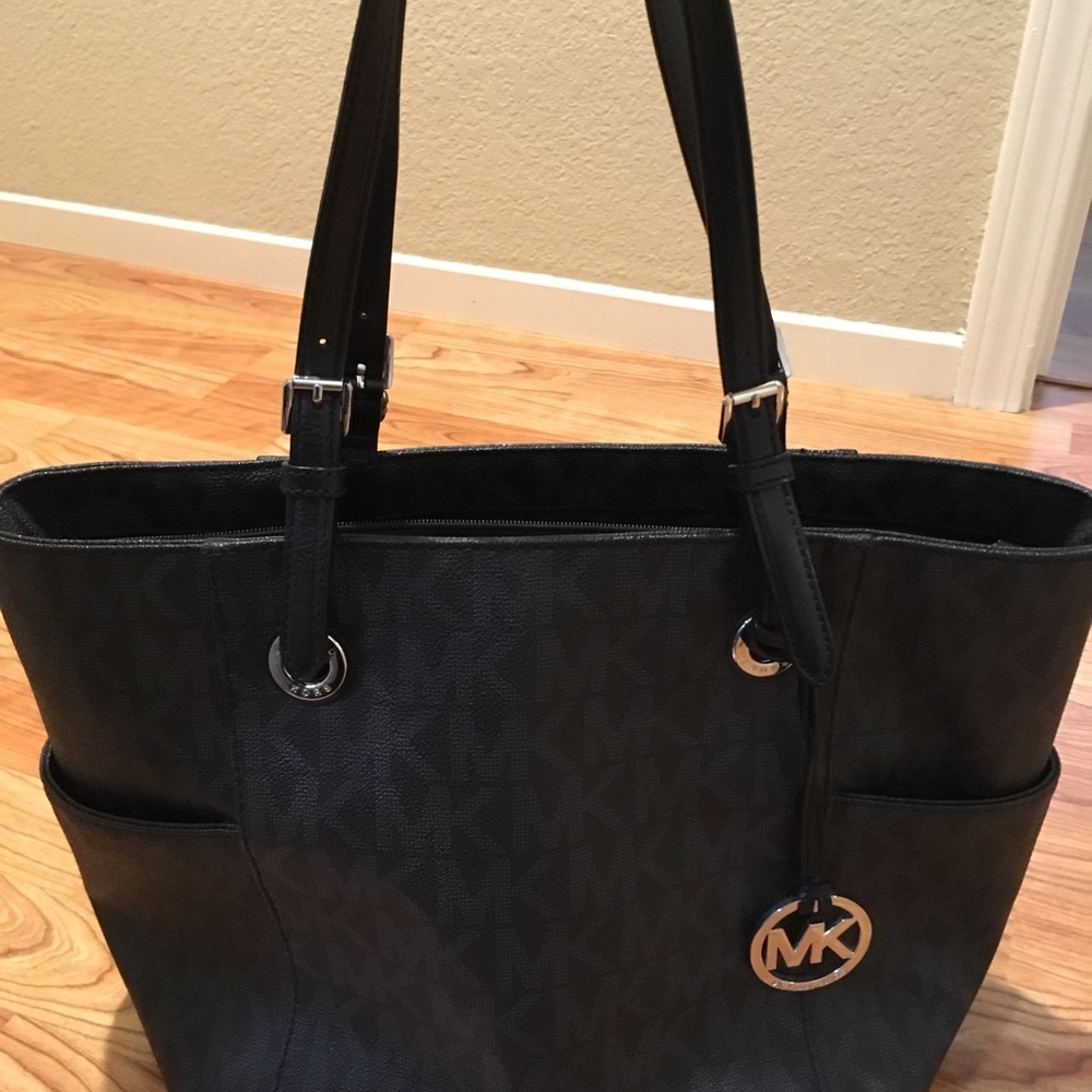 Michael Kors Black Signature Mk Tote